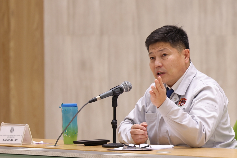 Хотын дарга Х.Нямбаатар: Нийслэл такси бааз байгуулахгүй