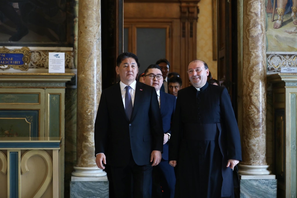 Монгол Улсын Ерөнхийлөгч Ватиканы Апостолын архив, номын санд зочиллоо