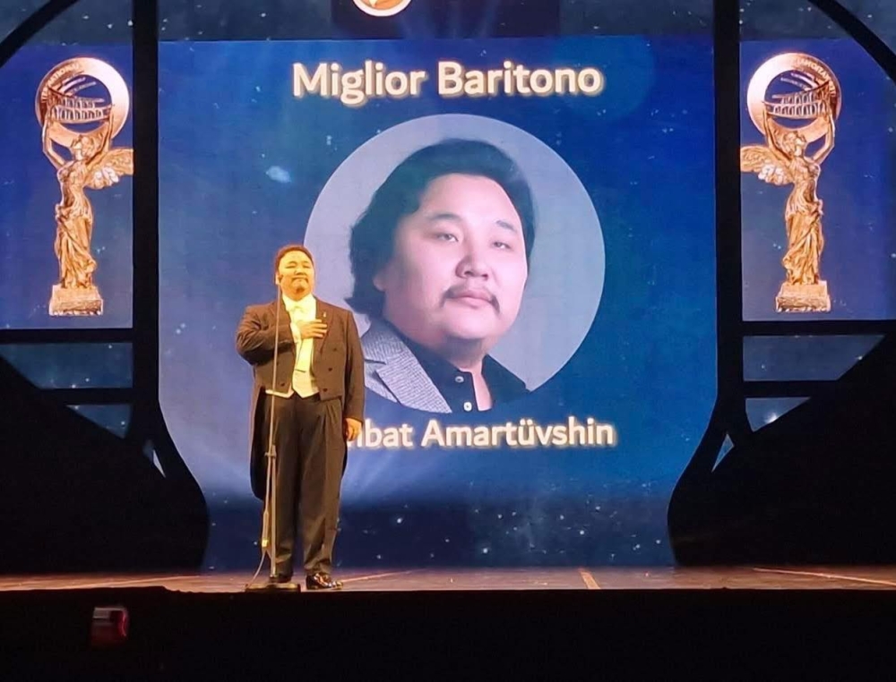Э.Амартүвшин ШИЛДЭГ БАРИТОН шагналыг гурав дахь удаагаа хүртлээ