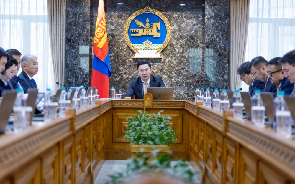 “Богдхан төмөр зам” төслийг хэрэгжүүлэхэд гарсан Засгийн газрын “маш нууц” тогтоол, хуралдааны тэмдэглэлийг төрийн нууцаас гаргалаа