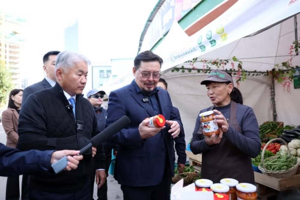 Ерөнхий сайд Г.Занданшатар тариаланч, ногоочидтой уулзлаа
